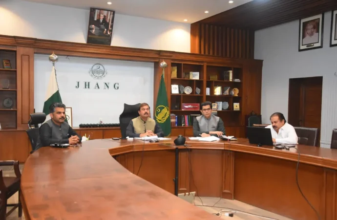 ڈپٹی کمشنر علی اکبر بھنڈر کی زیر صدارت ضلعی محکموں کے افسران سے بذریعہ ویڈیو لنک اجلاس منعقد ہوا،