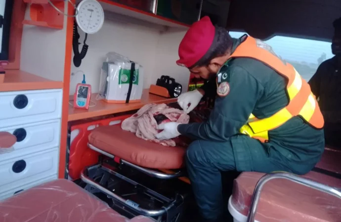 موضع مگھیانہ، چک کچہ میں ٹریکٹر سے گر کر 10 سالہ بچہ جاں بحق ،ریسکیو