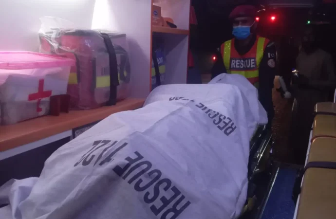 اڈا بھریری، بھکر روڈ کے قریب سڑک کنارے ایک نامعلوم بزرگ شخص مردہ حالت میں پایا گیا،ریسکیو