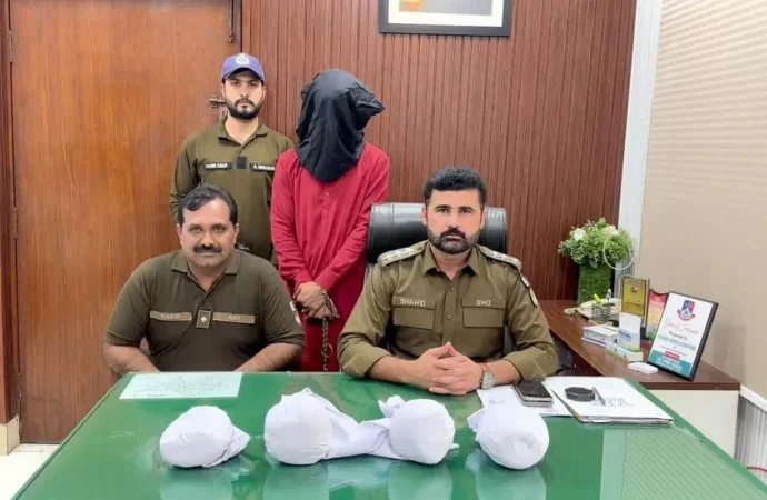 تھانہ کوتوالی پولیس نے بدنام زمانہ منشیات فروش محمد معروف عرف زین کو گرفتار کرلیا،ملزم کے قبضہ سے 5700 گرام چرس برآمد