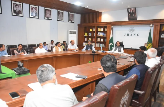 ڈپٹی کمشنر علی اکبر بھنڈر کی زیر صدارت تعلیمی اداروں کے باہر سکیورٹی اور ٹریفک انتظامات سے متعلق امور کے حوالے سے جائزہ اجلاس