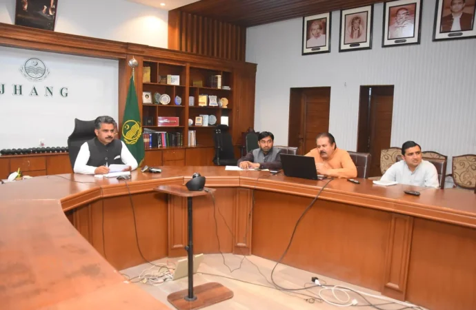 ایڈیشنل ڈپٹی کمشنر جنرل عامر محمود کی زیر صدارت ضلعی محکموں کے افسران کا اہم اجلاس بذریعہ ویڈیو لنک منعقد ہوا،