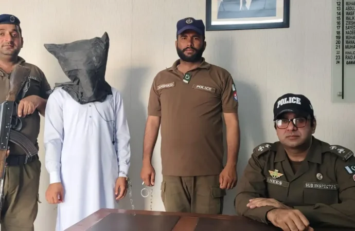 نجی سکول میں طالب علم پر مبینہ تشدد کا افسوسناک واقعہ، ڈی پی او جھنگ کا فوری نوٹس، ملزم گرفتار