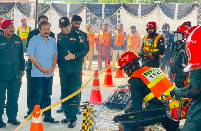 ریسکیو 1122 جھنگ میں پری فلڈ ڈرائی موک ایکسرسائز کا انعقاد، عملی مظاہرہ پیش