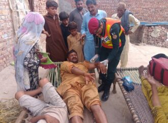 چنیوٹ روڈ 12 میل پر دو گروپوں میں گھریلو تنازع کے باعث جھگڑا 1 خاتون سمیت 3 افراد زخمی، ریسکیو