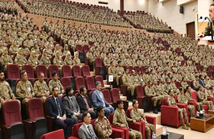 مسلح افواج ہر قسم کی دہشت گردی کے مکمل خاتمے کیلئے پرعزم ہیں،فیلڈ مارشل