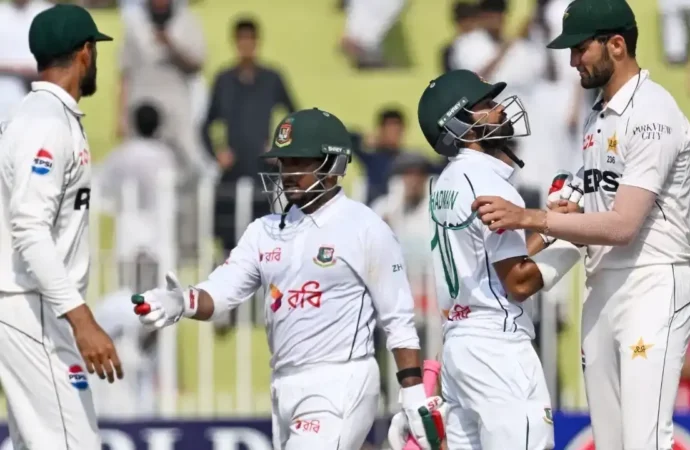 ٹیسٹ سیریز:پہلے میچ میں پاکستان کے خلاف بنگلہ دیش نے پہلے روز 301 رنز بنا لئے،