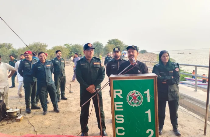 ریسکیو 1122 کے زیر اہتمام ممکنہ سیلابی صورتحال کے پیش نظر ہیڈ تریموں پر موک ایکسرسائز کا انعقاد