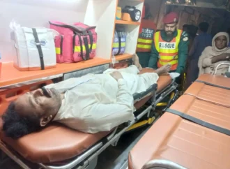 آندھی سے حادثات، سائن بورڈ اور دیوار گرنے سے دو افراد زخمی