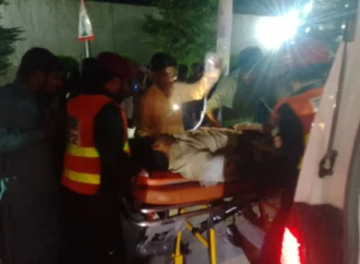 تیز رفتاری کے باعث ٹوبہ روڈ آفیسر کالونی میں ویگو اور موٹر سائیکل میں تصادم، 3 افراد زخمی