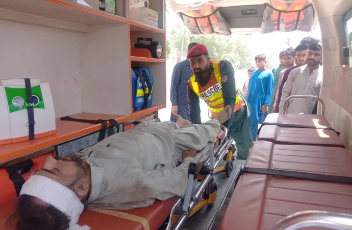 جھنگ اور شورکوٹ میں ٹریفک حادثات، 6 افراد زخمی،ریسکیو