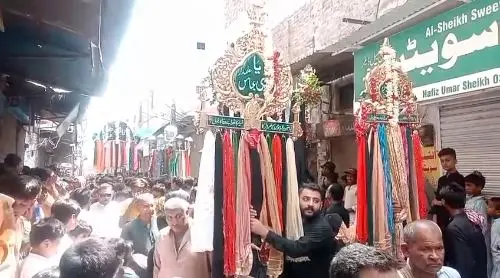 جھنگ میں 6 محرم الحرام کا مرکزی علم و ذوالجناح جلوس پُرامن اختتام پذیر، ضلع بھر میں 28 جلوس اور 222 مجالس کے لیے سخت سیکیورٹی انتظامات