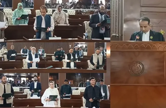 گلگت بلتستان اسمبلی کے نئے منتخب ارکان نے حلف اٹھا لیا