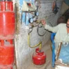 جھنگ میں ایل پی جی کی قیمتیں بے قابو، کئی علاقوں میں فی کلو نرخ 500 روپے سے تجاوز، شہری پریشان، انتظامیہ سے فوری نوٹس کا مطالبہ