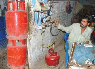 جھنگ میں ایل پی جی کی قیمتیں بے قابو، کئی علاقوں میں فی کلو نرخ 500 روپے سے تجاوز، شہری پریشان، انتظامیہ سے فوری نوٹس کا مطالبہ