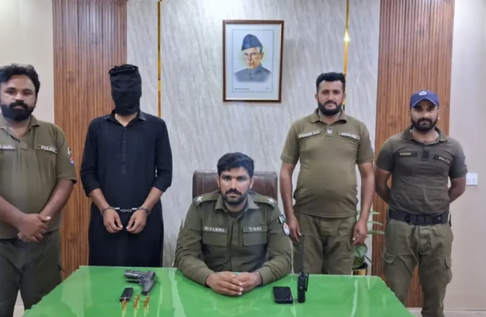 سوشل میڈیا پر اسلحہ کی نمائش اور ہوائی فائرنگ کی ویڈیوز اپ لوڈ کرنے والا ملزم گرفتار