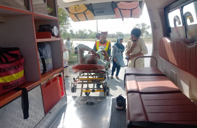 جھنگ ٹوبہ روڈ پر دو مختلف ٹریفک حادثات، 4 افراد زخمی، ریسکیو 1122 نے بروقت امداد فراہم کر دی