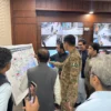 ڈپٹی کمشنر علی اکبر بھنڈر ،ڈسٹرکٹ پولیس آفیسر ساجد حسین اور پاک آرمی افسران نے ضلعی کنٹرول روم کا دورہ اور فلیگ مارچ کی قیادت بھی کی