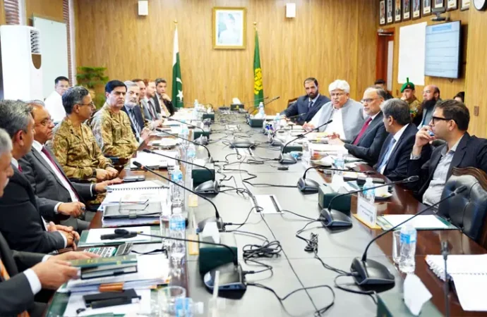 احسن اقبال کی سوست ڈرائی پورٹ کی توسیع، خنجراب بارڈر ٹرمینل کے قیام کو ترجیح دینے کی ہدایت