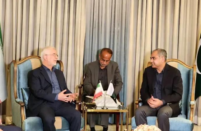ایرانی وزیر داخلہ اسکندر مومنی پاکستان کے دورے پر اسلام آباد پہنچ گئے