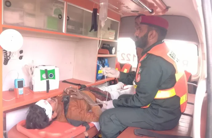جھنگ اور شورکوٹ میں مختلف حادثات و پرتشدد واقعات، تین ٹریفک حادثوں سمیت چار افراد زخمی، ریسکیو