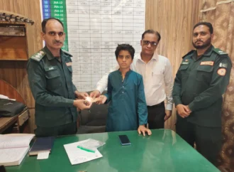 ریسکیو نے ایمانداری کی ایک اور مثال قائم کر دی،ٹریفک حادثے میں زخمی بچے کے لواحقین کو 2 لاکھ روپے کی رقم وآپس کردی
