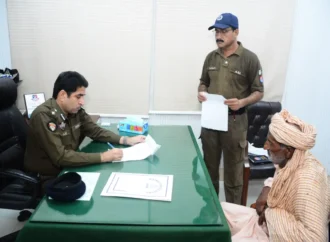 ڈی پی او جھنگ کی تھانہ کوتوالی اور صدر میں کھلی کچہریاں، 47 شہریوں کی شکایات پر فوری احکامات، جرائم پیشہ عناصر کے خلاف کریک ڈاؤن مزید مؤثر بنانے کا اعلان