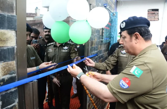 آر پی او فیصل آباد سہیل اختر سکھیرا کا دورۂ جھنگ، سائبر پٹرولنگ سیل کا افتتاح، جرائم پیشہ عناصر اور نفرت انگیز پروپیگنڈے کے خلاف زیرو ٹالرنس پالیسی کا اعلان