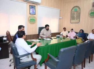 ڈپٹی کمشنر بابر صاحب دین کی زیر صدارت ایجوکیشن کمپلیکس میں محکمہ تعلیم کی کارکردگی کا جائزہ لینے کے حوالے سے میٹنگ کا انعقاد