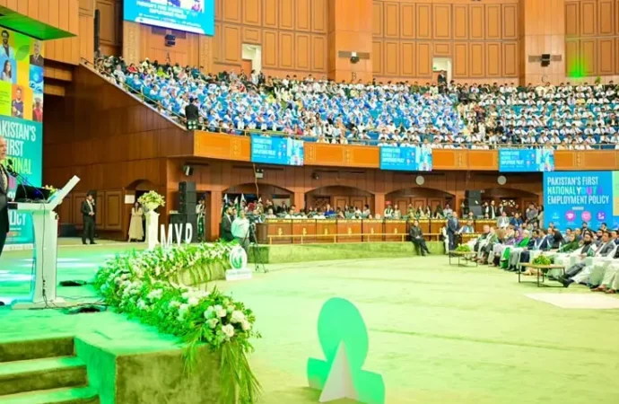 وزیراعظم شہباز شریف نے پاکستان کی پہلی قومی یوتھ ایمپلائمنٹ پالیسی کا اجرا کر دیا