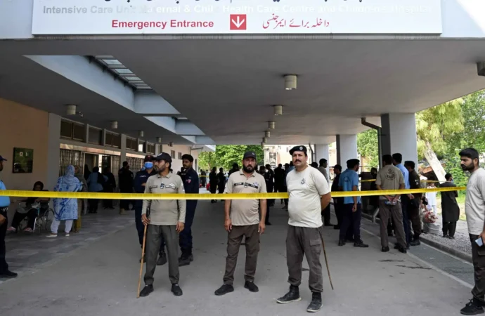 اسلام آباد کے پمز اسپتال کی نرسری میں آگ لگنے سے 14 نومولود بچے جاں بحق، وزیراعظم نے انکوائری کمیٹی تشکیل دے دی