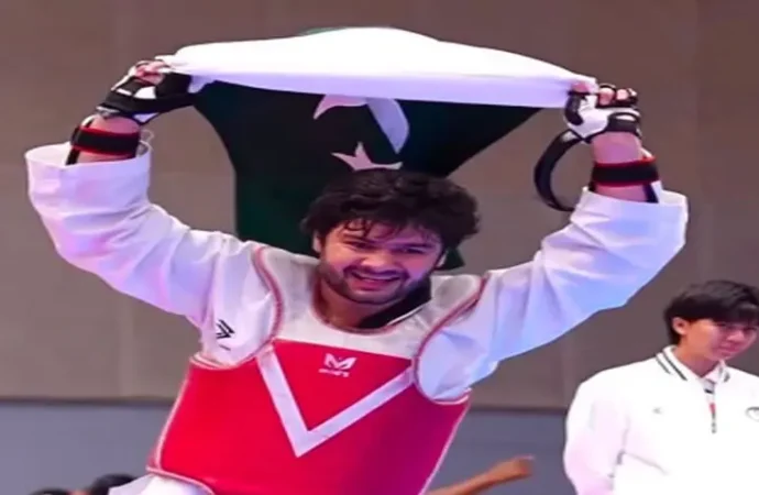 احسان محسود نے تائیکوانڈو چمپئن شپ میں سونے کا تمغہ جیت لیا