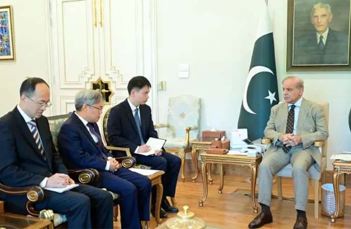 وزیراعظم کا چین کے ساتھ سدا بہار تزویراتی شراکت داری مزید مضبوط بنانے کے عزم کا اعادہ