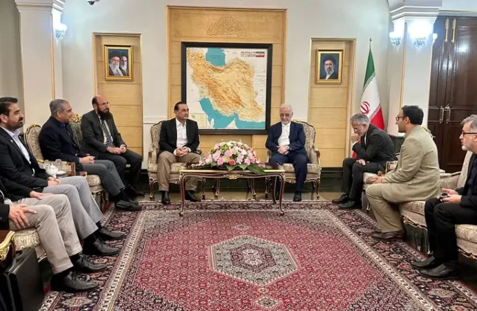 فیلڈ مارشل اور وزیر داخلہ نے تہران میں ایران کے وزیر داخلہ سے ملاقات کی