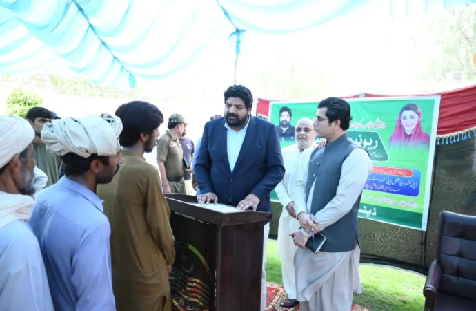 ریونیو عوامی خدمت سروسز کا آغاز، ڈپٹی کمشنر بابر دین نے شہریوں کی درخواستوں پر فوری کارروائی کے احکامات جاری کر دیے