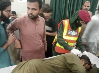 بیلہ سربانہ جھنگ روڈ شورکوٹ میں بچوں کی لڑائی پر بڑے آپس میں گتھم گتھا، 4 افراد زخمی، ریسکیو 1122 نے ہسپتال منتقل کر دیا