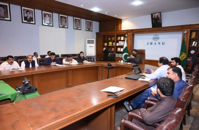 جھنگ کے چوک، چوراہے اور داخلی و خارجی راستے خوبصورت بنانے کا فیصلہ، ڈپٹی کمشنر نے بیوٹیفکیشن پلان پر فوری عملدرآمد کا حکم دے دیا
