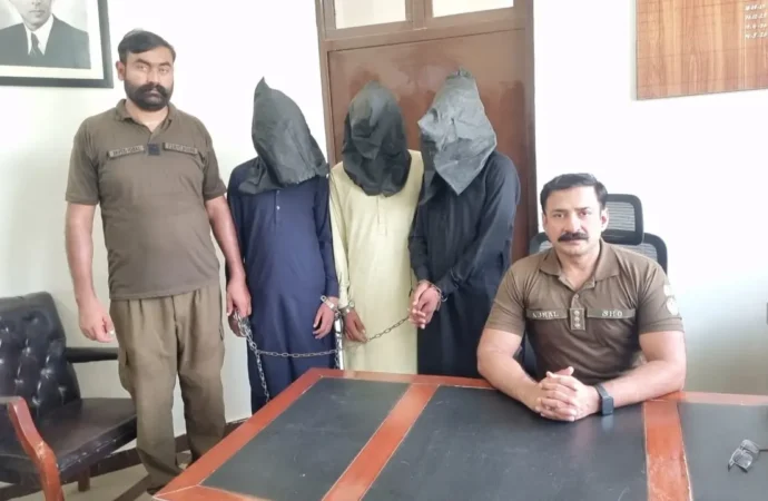 قادرپور میں دکاندار پر تشدد، ڈی پی او جھنگ کا فوری نوٹس؛ مرکزی ملزم سمیت 3 گرفتار، 5 افراد کے خلاف مقدمہ درج
