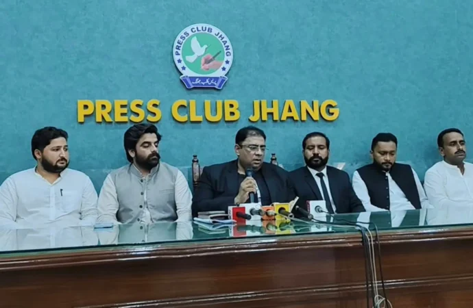 ایڈووکیٹ کامران شبیر کا اپنے خلاف درج مقدمہ پر ردِعمل، ایف آئی آر کو بے بنیاد قرار دے دیا