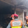 جھنگ میں کرنٹ لگنے سے 6 سالہ بچہ جاں بحق، کپڑے کی دکان میں آتشزدگی پر قابو پا لیا گیا