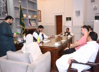 ڈپٹی کمشنربابر صاحب دین کی جانب سے اوپن ڈور پالیسی کے تحت روزانہ کی بنیاد پر شہریوں کی شکایت و مسائل کا ازالہ جاری