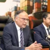 ایک ٹریلین ڈالر کی معیشت کا ہدف حاصل کرنے کیلئے پاکستان کو برآمدات میں غیر معمولی اضافہ کرنا ہوگا، احسن اقبال