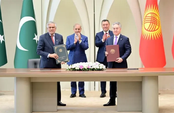 پاکستان، کرغزستان کا دوطرفہ تجارت بڑھانے کے کیلئے معاہدے پر دستخط
