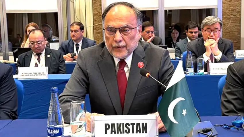 احسن اقبال کا ٹرانسپورٹ گزرگاہوں کو اقتصادی راہداریوں میں تبدیل کرنے پر زور