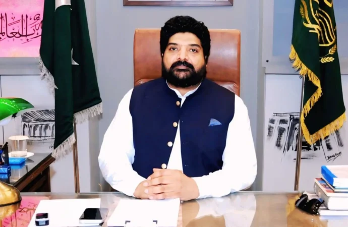 جھنگ میں کرپشن کے خلاف زیرو ٹالرنس پالیسی، 8 نائب تحصیلدار، 13 گرداور اور 114 پٹواری تبدیل، متعدد افسران و اہلکار معطل,ترجمان ضلعی حکومت