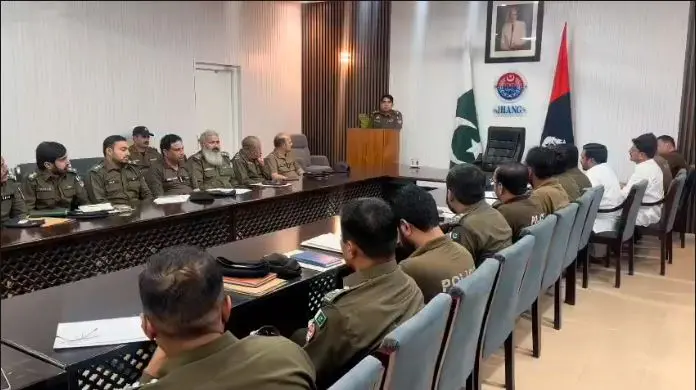 جھنگ: ڈی پی او ساجد حسین کی زیرِ صدارت کرائم میٹنگ، منشیات فروشوں، اشتہاری مجرمان اور کریمنل گینگز کے خلاف سخت کارروائی کی ہدایت