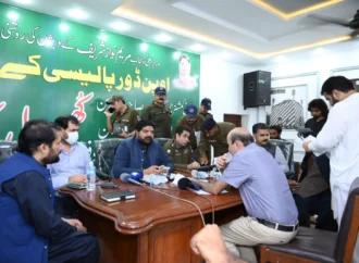 ڈپٹی کمشنرجھنگ، ڈی پی او جھنگ اور ڈائریکٹر اینٹی کرپشن فیصل آباد کی کھلی کچہری شہریوں کی شکایات کی سماعت، فوری اور شفاف ازالے کی ہدایات