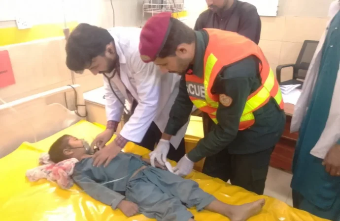 شورکوٹ میں دو مختلف واقعات، ٹریکٹر کے ہلوں سے گر کر 8 سالہ بچہ جاں بحق، قبرستان سے 28 سالہ نامعلوم شخص کی لاش برآمد