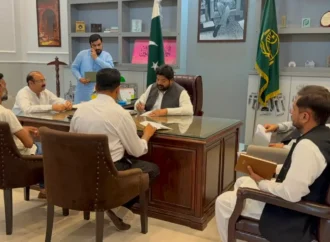 حکومت پنجاب کی اوپن ڈور پالیسی کے تحت ڈپٹی کمشنر بابر صاحب دین نے شہریوں کی درخواستوں اور شکایات کی سماعت کی