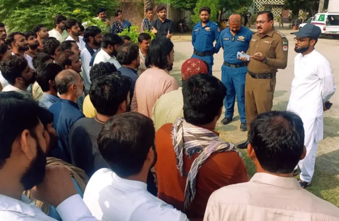 ایل ٹی وی کمرشل ڈرائیونگ لائسنس صرف میرٹ اور ڈرائیونگ صلاحیت کی بنیاد پر جاری ہوں گے: ڈی ٹی او سعید اختر دھولکہ